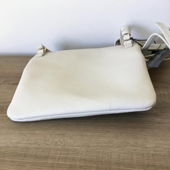 Dooney & Bourke Triple Zip Crossbody Bag in Smooth Apollo Cream Leather NWT - Picture 4 of 5